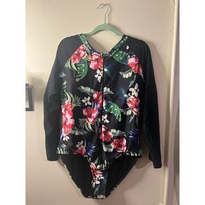 Plus size Swimsuit with sleeves